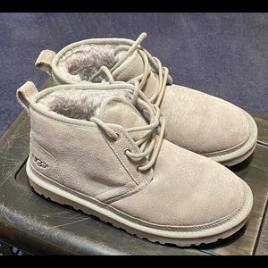 UGG NEUMEL SEAL SUEDE/SHEEPWOOL ANKLE BOOT, WMNS